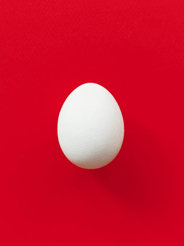 In this example, we create an egg-shaped cut from a PNG image. To do this, we select the wavy cut mode (also known as ripply cut) and set the number of ripples exactly to 3. To form a convex cut shape, we use a small value of 0.1 for the ripple height (which is 10% of cut's diameter). To recreate egg's elongated shape, we increase the height of the cut shape to 660 pixels and set width dimension to 540 pixels. To rotate the ripple vertically and match the egg's orientation, we set the ripple phase shift value to 90 degrees. (Source: Pexels.)