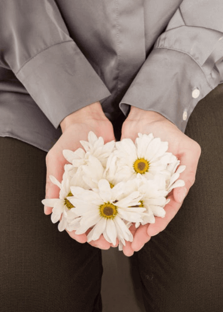 This example extracts a circular fragment of just flowers from a PNG picture of a girl holding a bouquet. It uses the circle cropping mode and equalizes the dimensions of the cropping area to 360×360 pixels to create a perfect circle. (Source: Pexels.)