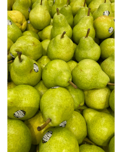 In this example, we modify a PNG photo of green pears to make it fit a 4:5 aspect ratio required by the farm website's CMS. To do it, we use the "Fit to Canvas" mode. This mode scales the photo until any two of its sides touch the edges of the new canvas, ensuring the entire photo is still visible without any cropping. The PNG is scaled down to fit the new size of 400 by 500 pixels, preserving its aspect ratio. The empty areas are left transparent, making the photo ready for use on a website where it will blend seamlessly with the background. (Source: Pexels.)