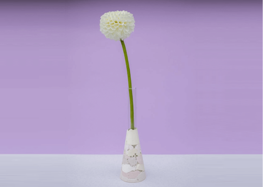 In this example, we transform a vertical PNG of a flower in a vase to a horizontal PNG. To create the most realistic effect, we use the edge stretching method. We take 10 pixels from each side and continue the PNG to the left and right until the width is 896 pixels. (Source: Pexels.)